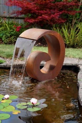 Outdoor Metal Water Feature Corten Steel Water Fountain Garden Ornament