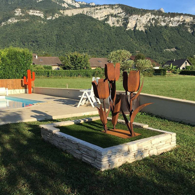 Gnee Garden Tulip Flower Shape Custom Metal Yard Sculptures For Backyard