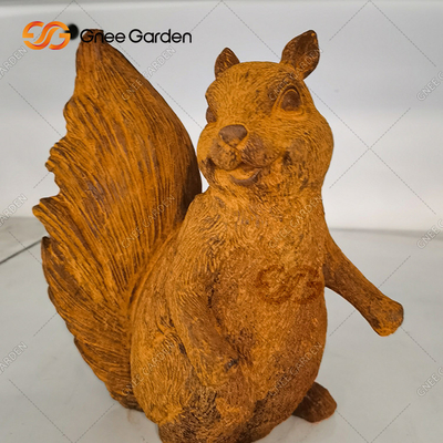 OEM ODM Outdoor Metal Sculpture Squirrel Garden Ornament Hand Crafted